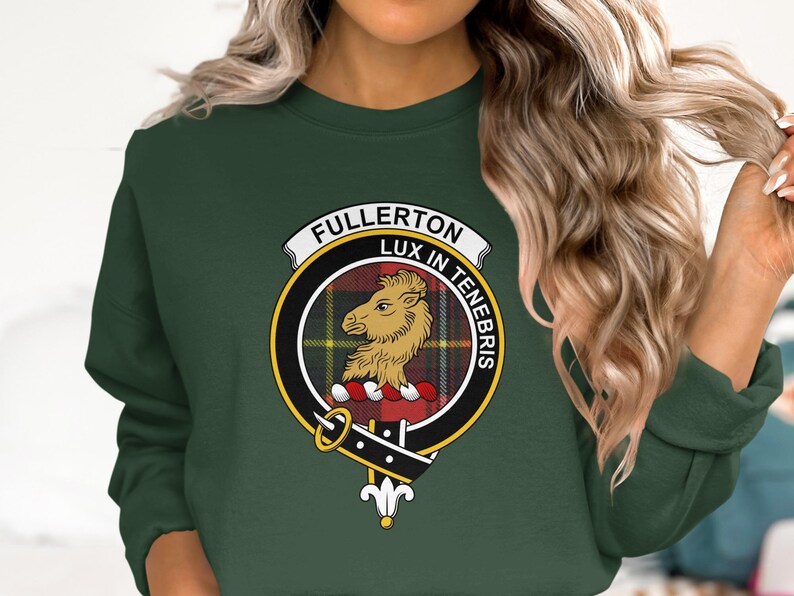 Fullerton tartan crest with a lion and the words "Lux in Tenebris".
