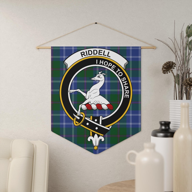 Riddell Clan Crest Tartan Pennant: Scottish Heritage, Family Pride ...