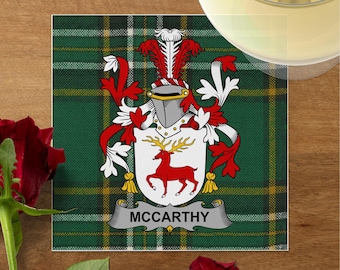 Blason de la famille McCarthy sur les serviettes à déjeuner et les boissons en tartan irlandais, décoration de mariage et de réunion de famille