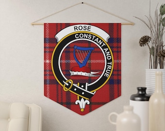 Pennant tartan con stemma del clan Rose: scozzese, orgoglio familiare, tradizione