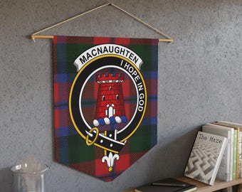 Fanion tartan écusson du clan Macnaughten : héritage écossais, présentation décorative, fierté de la famille