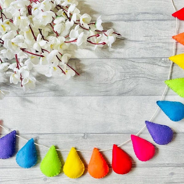 Felt Raindrop garland|Rainbow Teardrop garland|Nursery garland|Baby shower|Bunting|Handmade Baby Nursery Decor Bedroom Decor|Felt Decor