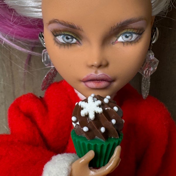 Hot Cocoa Snowflake Doll Cupcakes OOAK for 11-12” Fashion Dolls (Barbie, Blythe, Monster High, etc)