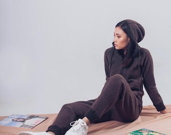 Suéter y pantalones deportivos 100 % lana de yak. Se venden por separado.