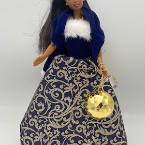 Barbie 2001 Celebra el Año Nuevo Afroamericana Mattel 52743 SIN CAJA