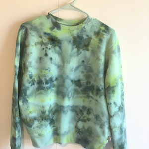 Ice dye sweatshirt forest green and yellow with pockets