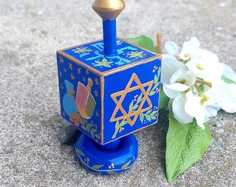 手描きのレインボー ドレイドル LGBTQ ユニークなユダヤ教の贈り物