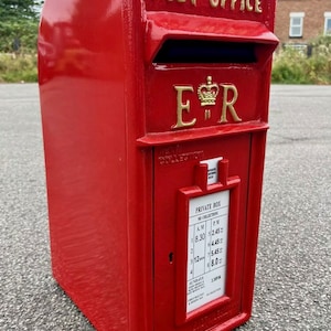 RED ER Royal Mail Post Box Postal Letter Red Cast Iron British Post ...
