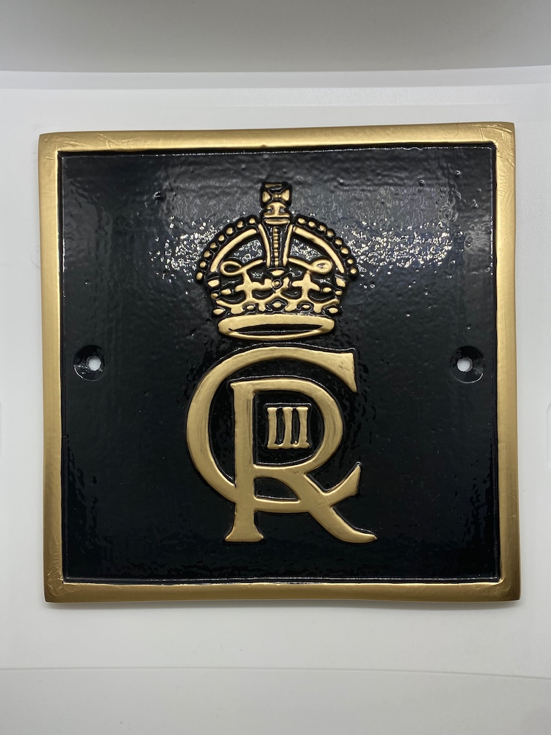 Criii CR III King Charles the Third Cypher Black and Gold Sign King Charles ...