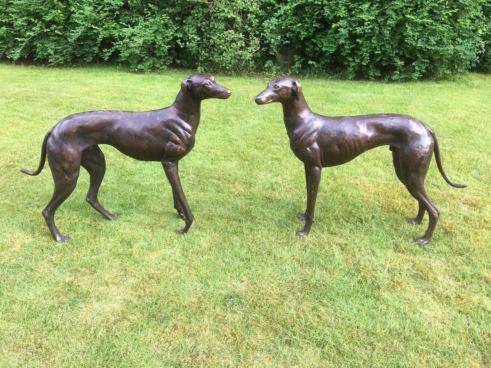 グレイハウンドの置物 ダークグレー Seated Greyhound Figure, 7