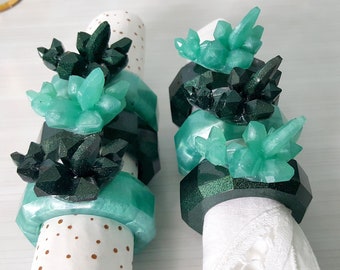 Green resin napkin rings set