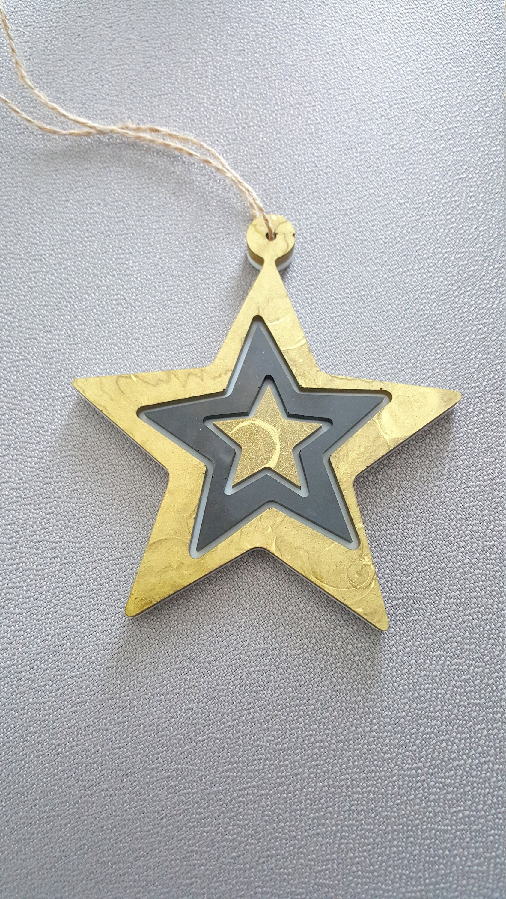 Suspension Étoile de Noël en Résine Or et Noir