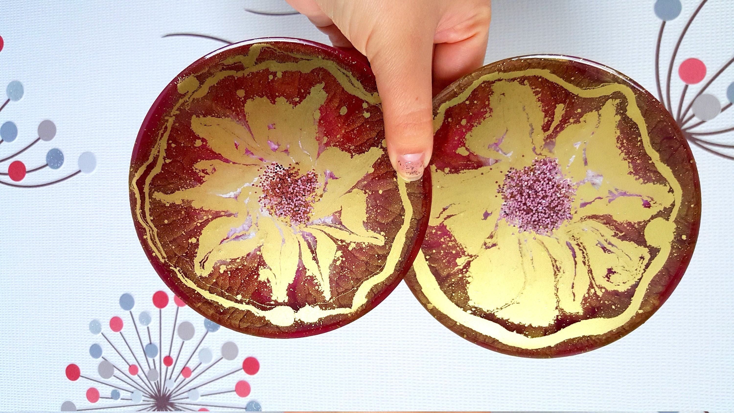 Lot de 2 Sous-Verres en Résine Rouge et Or