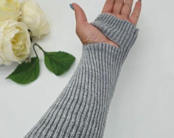 Gray Knitted Open-Toe Leg Warmers: Flexible Comfort Accessory
