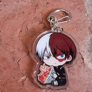 Acryl Anime und Manga Cartoon Schlüsselbund und Schlüsselring | Von Helden inspiriertes Sammlerstück für Fans im Chibi Style Cute Hero