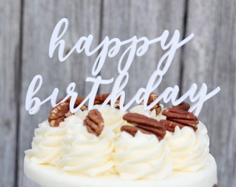 Happy Birthday Cake Topper: Chỉ cần một chiếc bánh sinh nhật thông thường cũng có thể trở nên đặc biệt hơn với chiếc topper \
