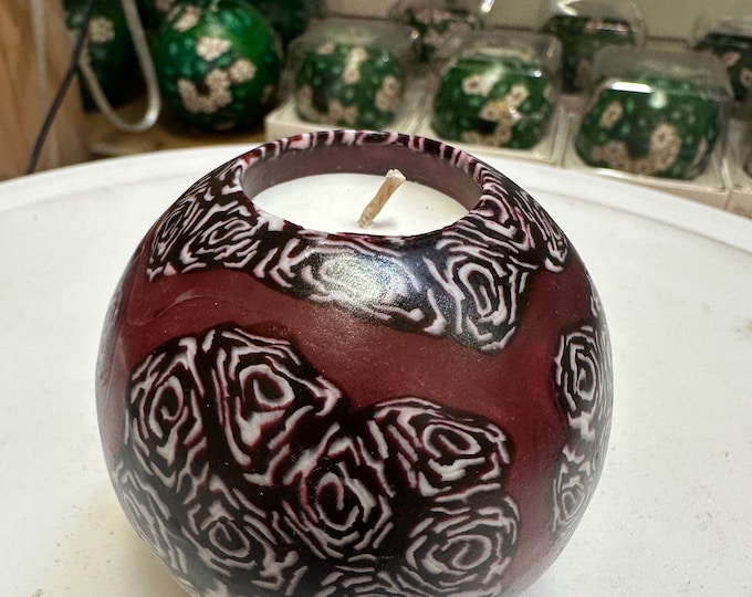 Rose pattern candle