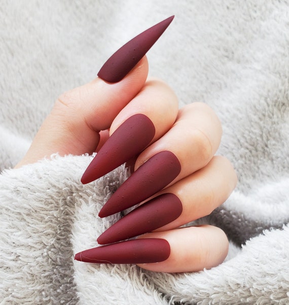 15 Best Nail Polishes For Dark Skin Beauties In India – 2024 Update | Nail  polish, Fancy nails, Dark color nails