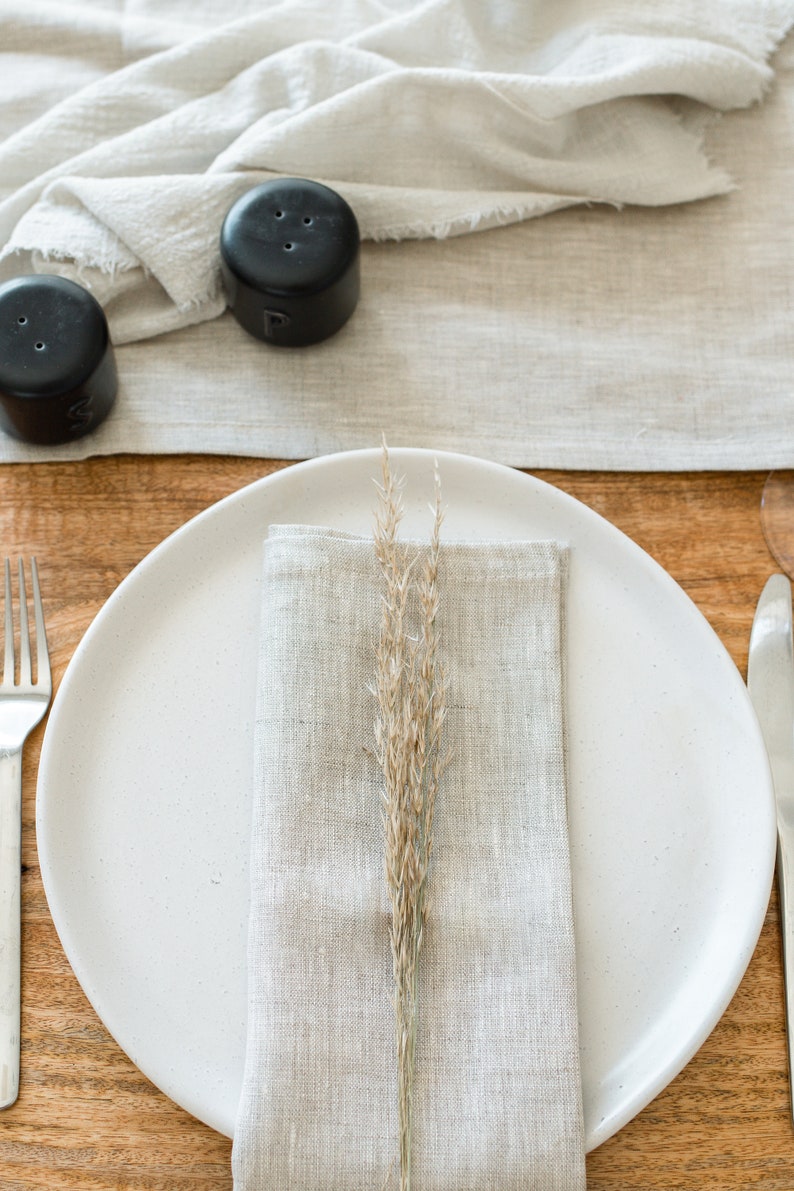 Natural linen napkin Napkin made of stonewashed linen Natural linen napkin Napkin made of stonewashed linen