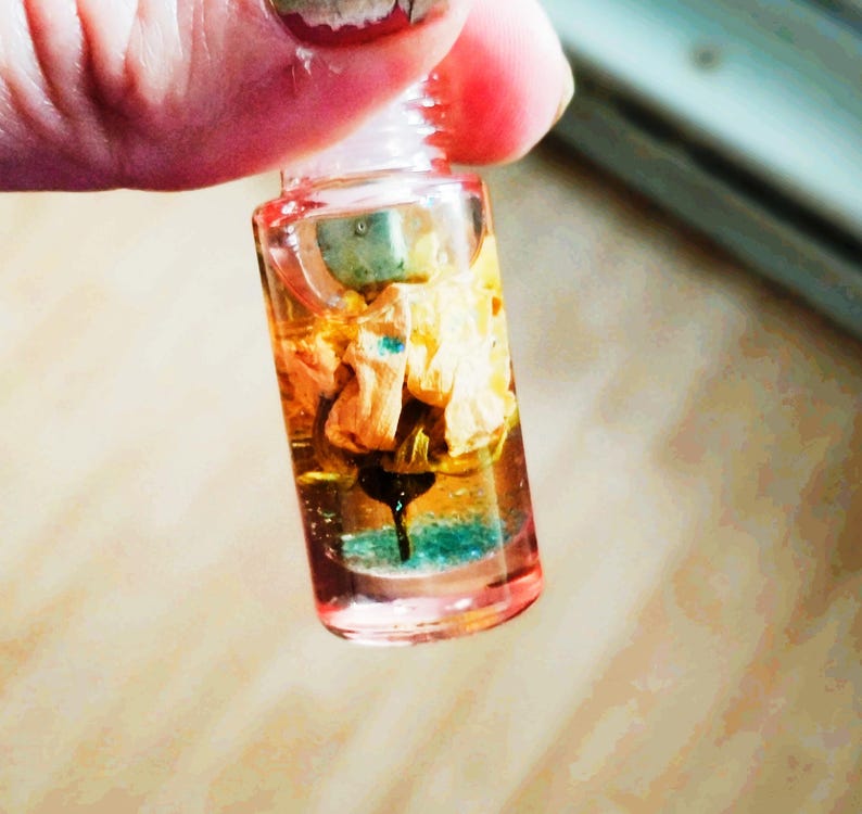 Uraeus Egyptian Abundance Oil: groei, succes en geld afbeelding 5