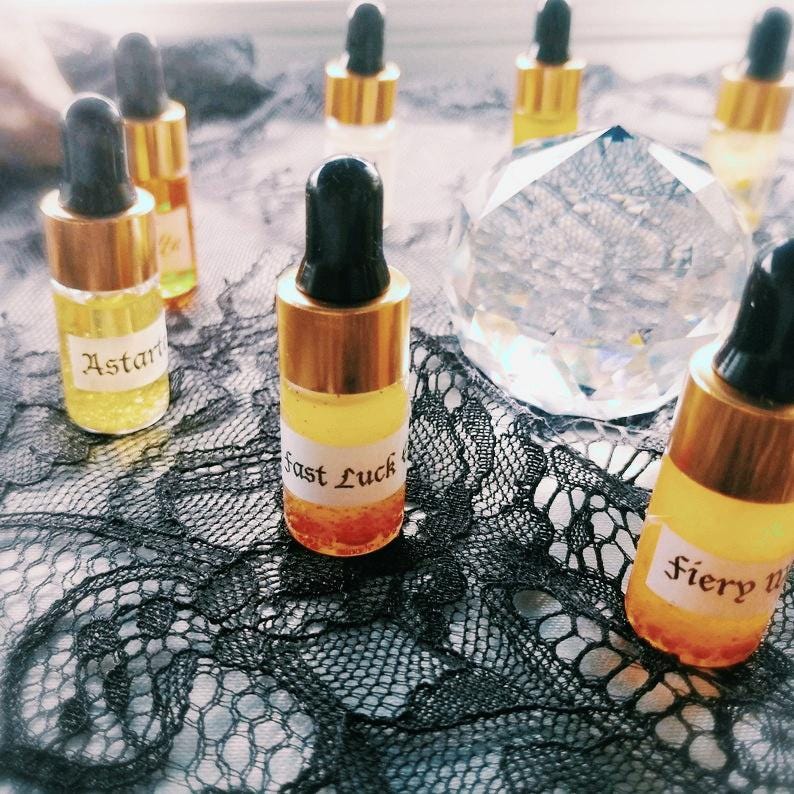 Uraeus Egyptian Abundance Oil: groei, succes en geld 2 mL