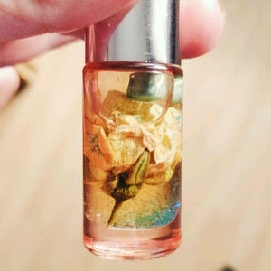 Juno Oil for Social Success, Justice, Abundance, Friendship, Networking Online or Offline 5 mL