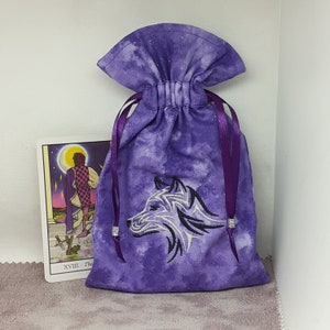 Deluxe Tarot Karten Beutel Tasche, gefüttertes Beutel, handgefertigt - Stickerei - Wolf - Tibetanische Silberperlen - Neues Design