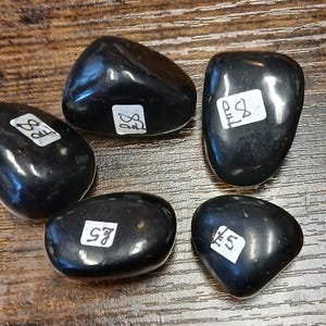 Shungite-Tumbled-Gift-Yourself-Friends-Family-Loved One