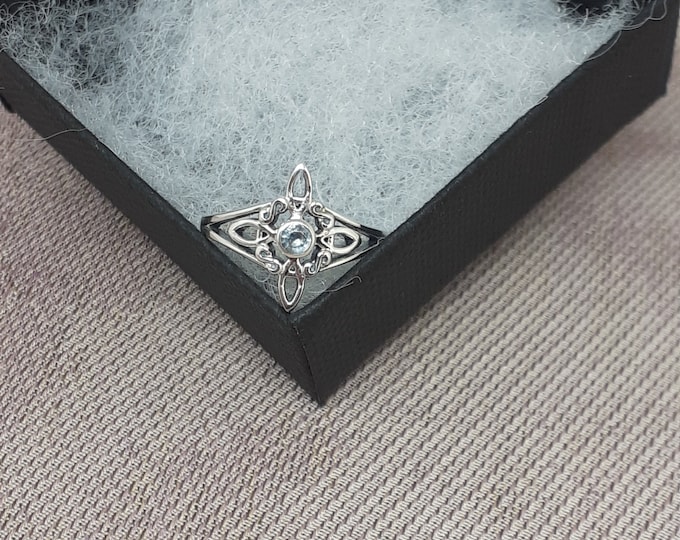 Toe Ring Sterling Silver 925 - Witches Knot -Blue Topaz-Faceted- New "Goddess Collection"- Gift Box
