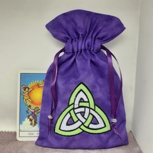 Deluxe Tarot Karten Tasche, gefütterte Tasche, handgefertigte -Stickerei- Triquetra - tibetische Silberperlen - Neues Design