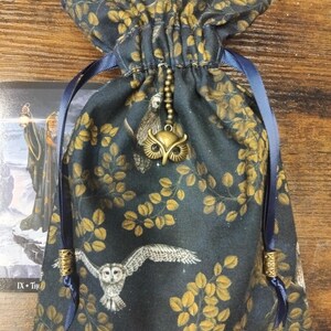 Deluxe Tarot Karten Tasche, gefütterte Tasche, handgemacht - Eulen-Charme-Tibetanische Silberperlen-Neues Design