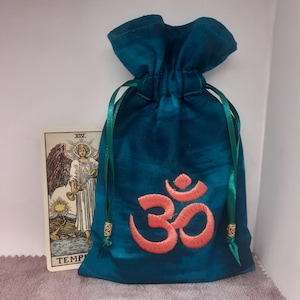 Custodia per carte dei Tarocchi Deluxe Borsa, custodia foderata, fatta a mano -Ricamo- OM -Perline d'argento tibetane- Nuovo design