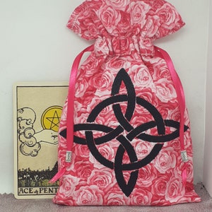 Deluxe Tarot Karten Tasche, gefütterte Tasche, handgefertigt - Stickerei - Hexenknoten - tibetische Silberperlen - Neues Design