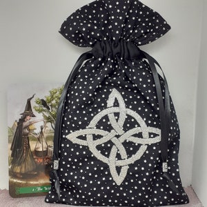 Deluxe Tarot Karten Beutel Tasche, gefütterter Beutel, handgefertigte Stickerei - Hexenknoten - tibetische Silberperlen - Neues Design