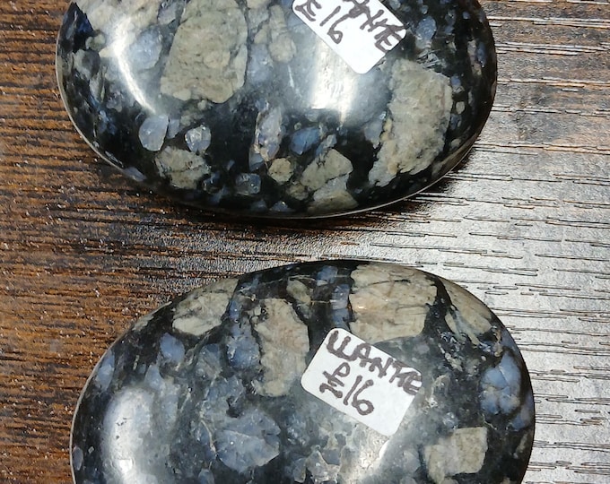 Llanite-Que Sera-Palmstone-Soapstone-Stone of Compassion-Gift-Yourself-Friends-Family-Loved One
