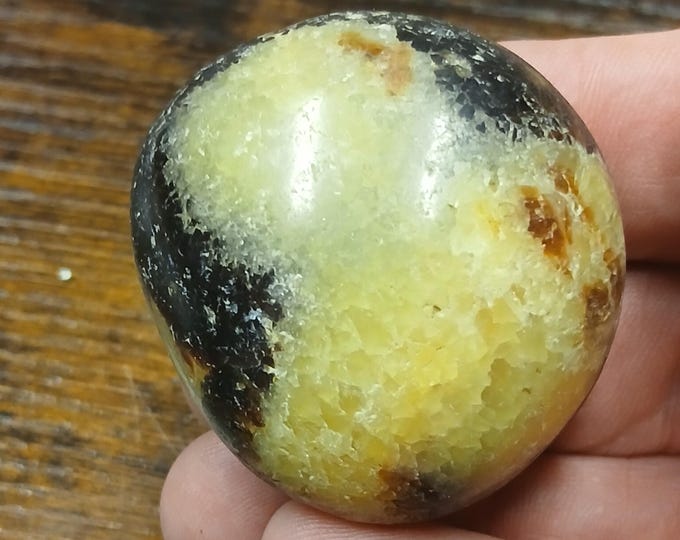 Septarian-Pebble -Gift-Yourself-Friends-Family-Loved One