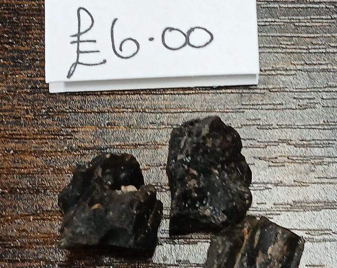 Impactite-Darwin Glass-Meteorite-Gift-Yourself-Friends-Family-Loved One