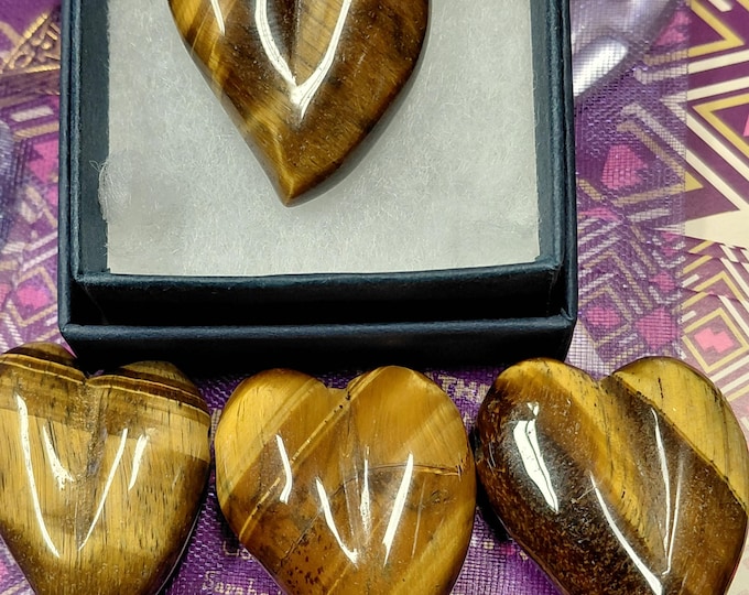 Swing heart Tigers Eye- Pendant: 30 mm Black Cord-Gift Box