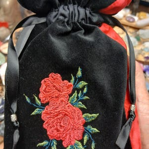 Deluxe Tarot Karten Beutel Tasche, gefüttertes Beutel, handgefertigt -Stickerei-VELVET- ROSE-GOTHIC-Tibetanische Silberperlen-Neues Design