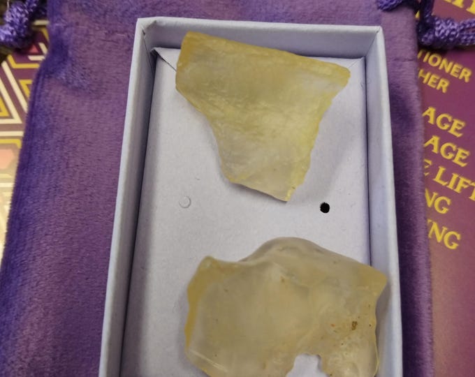 AAA-grade Libyan Desert Glass Tektite - Meteorite Mineral- Gift-Yourself- Friends-Family-Loved One