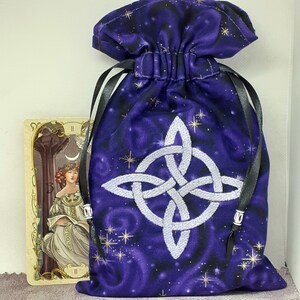 Deluxe Tarot Karten Tasche, gefütterte Tasche, handgefertigt - Stickerei - Hexenknoten - tibetische Silberperlen - Neues Design