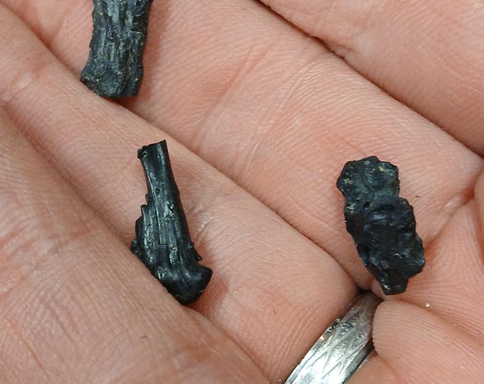 Irgizite-Tektite-Gift-Yourself-Friends-Family-Loved One
