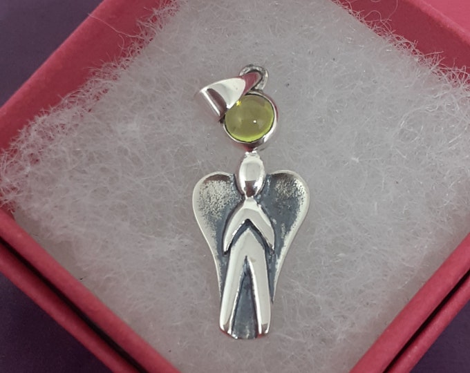 Pendant - Silver 925 Sterling Silver Pendant The "Goddess Collection" Guardian Angel - 25 mm -Peridot-Healing