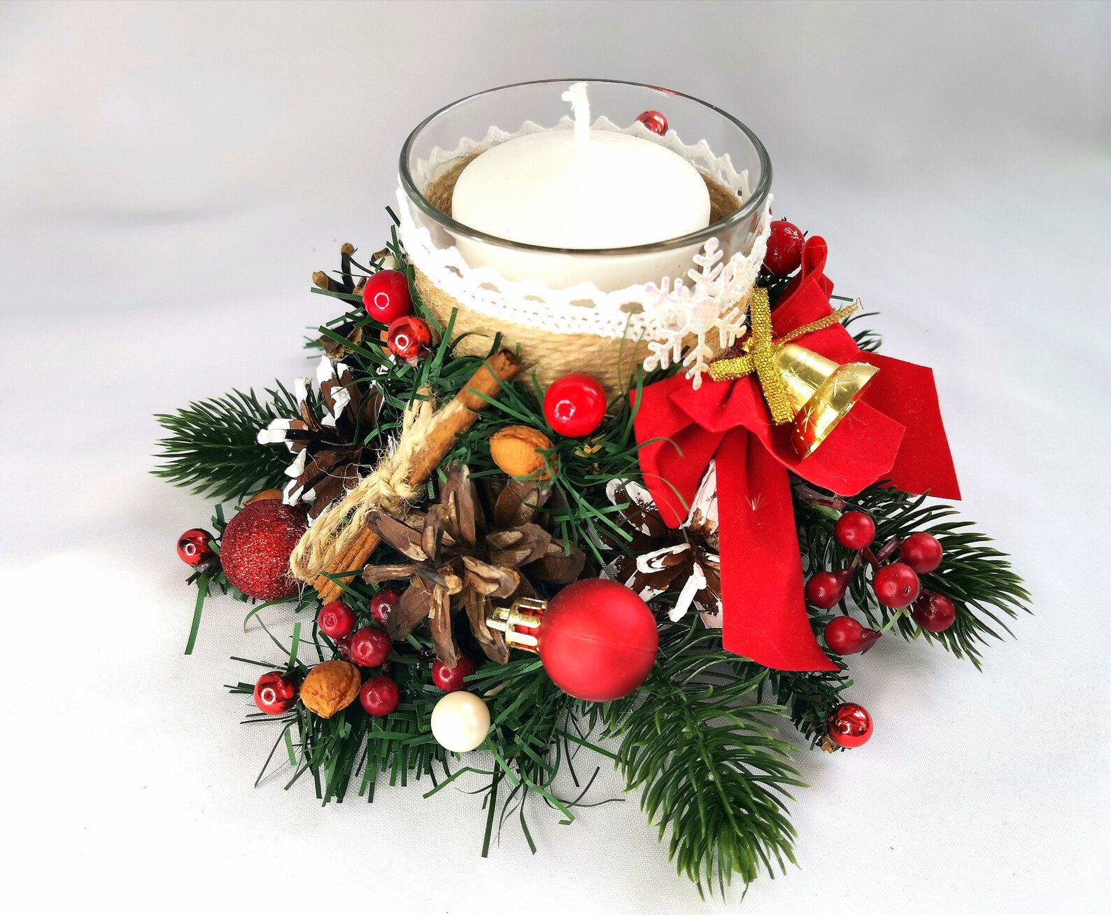 Le bougeoir de Noël est une parfaite idée cadeau 2021. Pièce Etsy