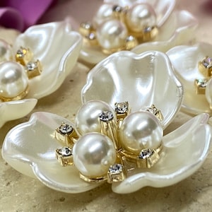 Pearl &Rhinestone Flatback Flower 1.5 inches (set of 2 )