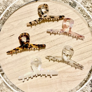 Large loop hair clip hair claw for medium to thick hair