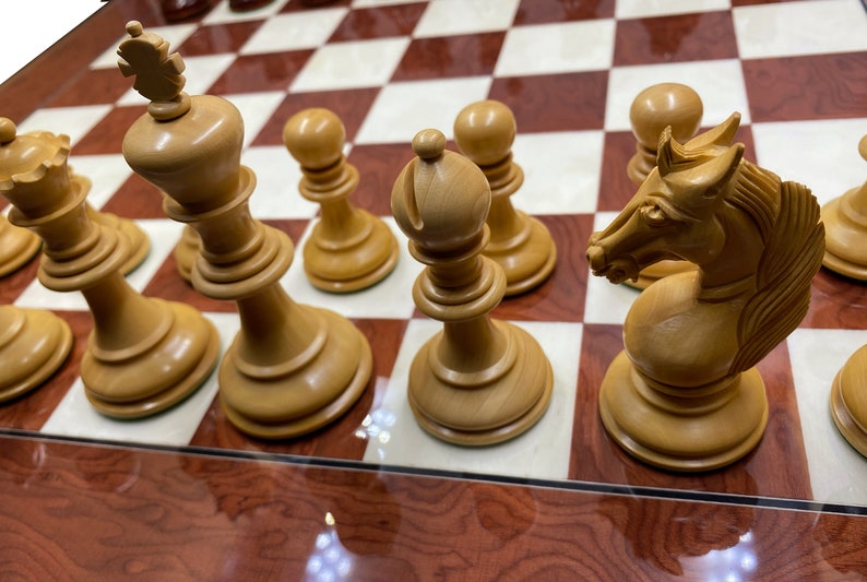 Chess board Ferrer red glossy & Unicorn luxury chess set image 5