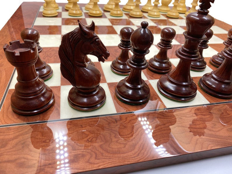 Chess board Ferrer red glossy & Unicorn luxury chess set image 4
