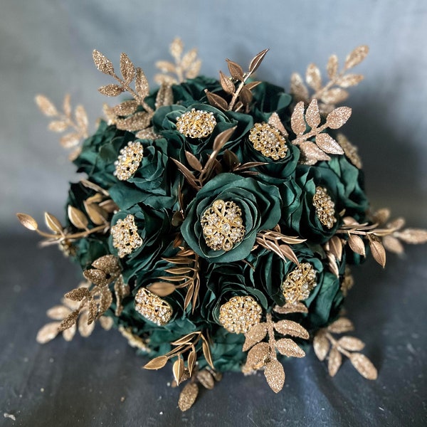 Glam Gold Emerald Green Bridal Bouquet, Bling Gold Glitter Quinceanera Bouquet, Gold Jewelry Dark Green Prom Bouquet,Elegant Wedding Bouquet