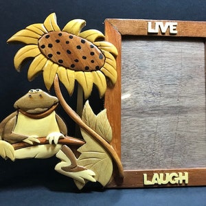 Beautifully hand crafted 3 dimensional Intarsia Wood Art FROG & SUNFLOWER Picture Photo Frame